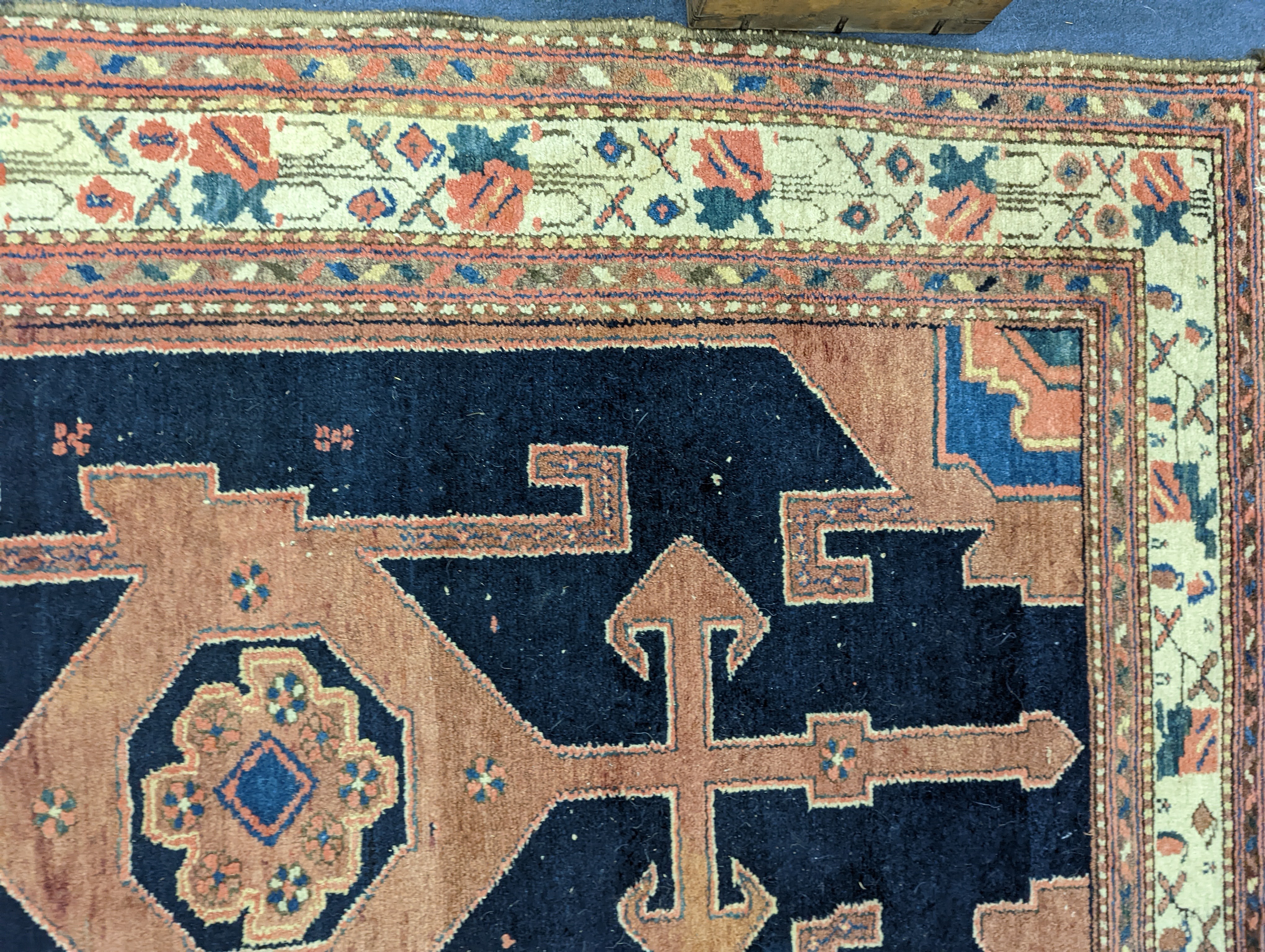 A Hamadan blue ground rug, 197 x 132cm